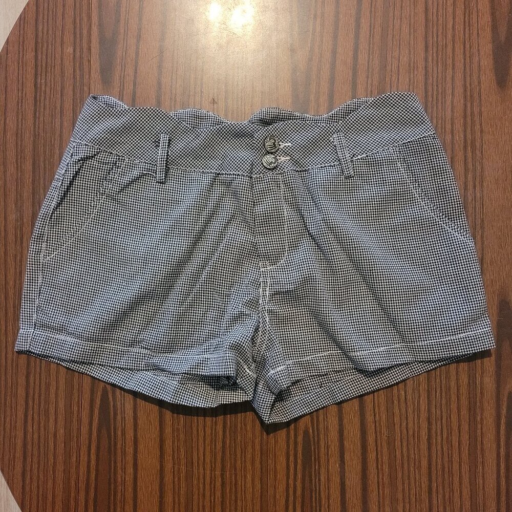 NWOT NEXT Houndtooth Shorts 2 Button Pocket Low Rise Womens Size Large Grey